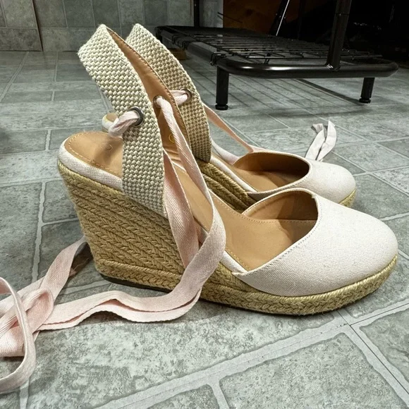 Pink Ribbon Heels - Picture 1 of 6